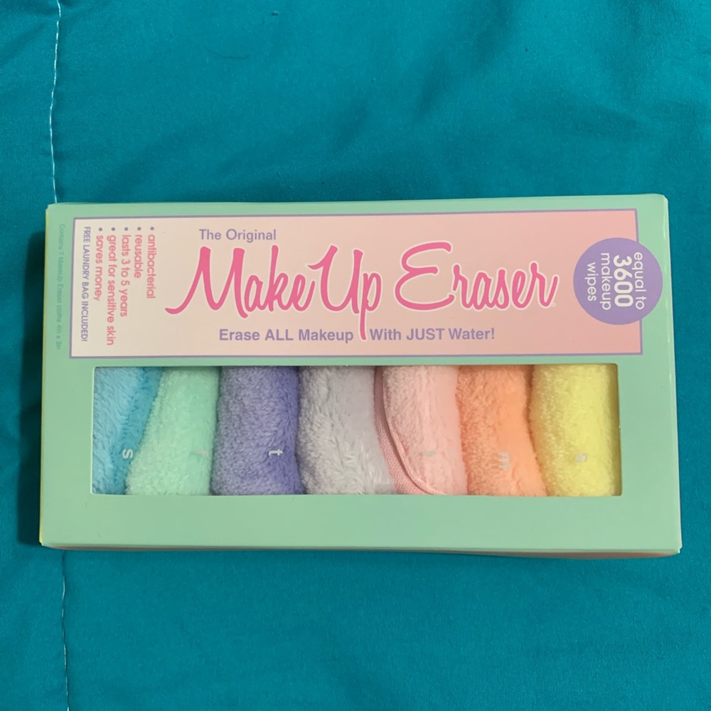 Makeup eraser 7 day set with laundry bag